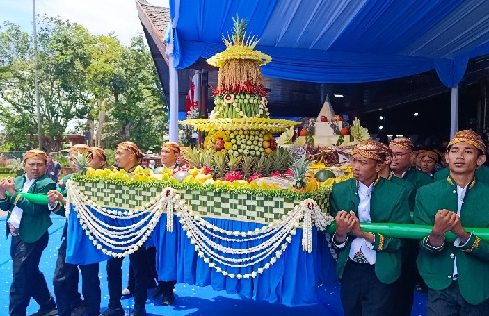 Viral! Buceng Lanang Rp 35 Juta, Buceng Wadon Rp 25 Juta, SatuTumpeng Rp 1,5 Juta  Harga Fantastis yang Menyulut Polemik